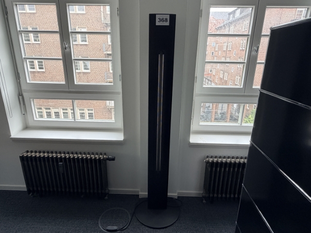 Halogen-Stand-Deckenfluter, Design ähnlich Artemide